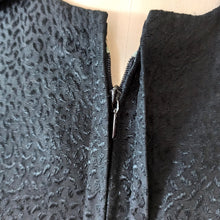 Charger l'image dans la galerie, 1950s 1960s - Elegant Textured Rayon Front Zipper Dress - W32 (82cm)