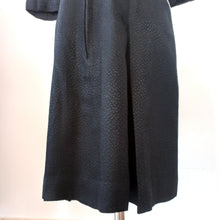 Charger l'image dans la galerie, 1950s 1960s - Elegant Textured Rayon Front Zipper Dress - W32 (82cm)