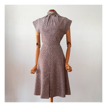 Cargar imagen en el visor de la galería, 1940s - Stunning Antique Pink Leopard Effect Dress - W30 (76cm)