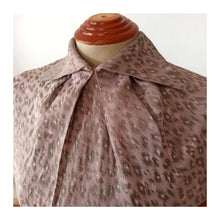 Cargar imagen en el visor de la galería, 1940s - Stunning Antique Pink Leopard Effect Dress - W30 (76cm)