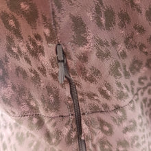 Cargar imagen en el visor de la galería, 1940s - Stunning Antique Pink Leopard Effect Dress - W30 (76cm)