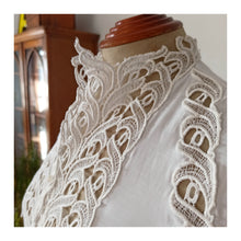 Charger l'image dans la galerie, 1950s - Exquisite White Rayon Blouse - Sz. 42