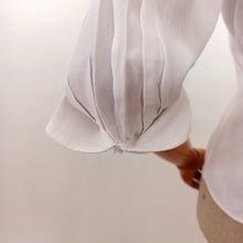 Charger l'image dans la galerie, 1950s - Exquisite White Rayon Blouse - Sz. 42