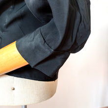 Charger l'image dans la galerie, 1950s - Superb Black Rayon Silk Blouse - Sz. 42