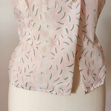 Charger l'image dans la galerie, 1950s - FRANCE - DEADSTOCK - Pink Nylon Blouse - Sz. 42