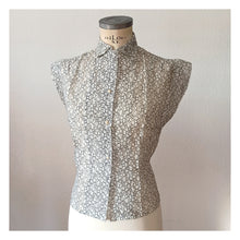 Charger l'image dans la galerie, 1950s - FRANCE - DEADSTOCK - Lace Nylon Blouse - Sz. 42