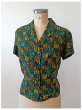 Charger l'image dans la galerie, 1950s - Gorgeous Green Abstract Rayon Blouse - Sz. M/L