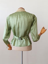 Cargar imagen en el visor de la galería, 1930s - Exquisite Art Deco Green Silk Blouse - W28 (72cm)