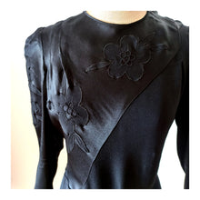 Cargar imagen en el visor de la galería, 1930s - Outstanding Art Deco Texture Block Dress - W33 (84cm)