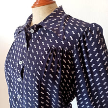 Load image into Gallery viewer, 1930s 1940s - Adorable Printed Silk Blouse - W34 (88cm)