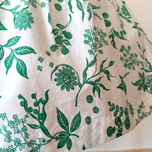 Charger l'image dans la galerie, 1940s 1950s - Stunning Green Floral Textured Cotton Dress - W28 (72cm)