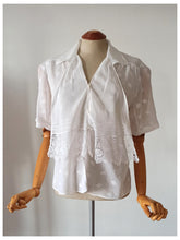 Cargar imagen en el visor de la galería, 1920s 1930s - Exquisite Hand Embroidered Smoked Cotton Blouse