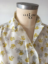 Charger l'image dans la galerie, 1950s - FRANCE - DEADSTOCK - Printed Nylon Blouse - Sz. 42