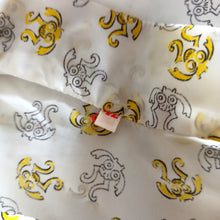 Charger l'image dans la galerie, 1950s - FRANCE - DEADSTOCK - Printed Nylon Blouse - Sz. 42