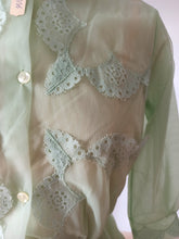 Charger l'image dans la galerie, 1950s - FRANCE - DEADSTOCK - Green Nylon Blouse - Sz. 44