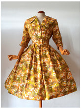 Charger l'image dans la galerie, 1950s - LADY LM - Spectacular Abstract Roseprint Silk Dress - W31 (78cm)