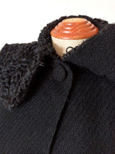 Cargar imagen en el visor de la galería, 1930s 1940s - Superb Black Buckle Back Wool Coat - W29 (74cm)