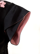 Charger l'image dans la galerie, 1940s 1950s - EUREKA, USA - Stunning Pink & Black Grapes Dress - W35 (88cm)