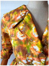 Charger l'image dans la galerie, 1950s - LADY LM - Spectacular Abstract Roseprint Silk Dress - W31 (78cm)