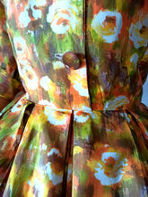 Charger l'image dans la galerie, 1950s - LADY LM - Spectacular Abstract Roseprint Silk Dress - W31 (78cm)