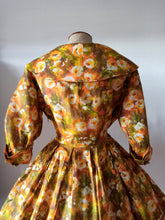 Charger l'image dans la galerie, 1950s - LADY LM - Spectacular Abstract Roseprint Silk Dress - W31 (78cm)