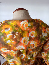 Charger l'image dans la galerie, 1950s - LADY LM - Spectacular Abstract Roseprint Silk Dress - W31 (78cm)