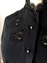 Charger l'image dans la galerie, 1940s 1950s - Stunning Black Rayon Blouse - Sz. 42