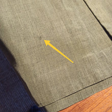 Cargar imagen en el visor de la galería, 1940s - Gorgeous Green Cotton Silk Dress - W35 (88cm)