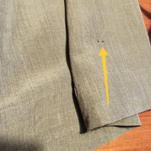 Cargar imagen en el visor de la galería, 1940s - Gorgeous Green Cotton Silk Dress - W35 (88cm)