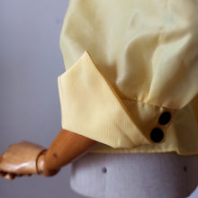 Cargar imagen en el visor de la galería, 1940s 1950s - BERTYS, Paris - Stunning New Look Yellow Blouse - Sz. 44