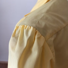 Cargar imagen en el visor de la galería, 1940s 1950s - BERTYS, Paris - Stunning New Look Yellow Blouse - Sz. 44