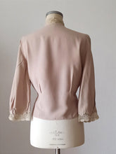 Charger l'image dans la galerie, 1940s - Exquisite Sand Rayon Handmade Lace Blouse - W39 (100cm)