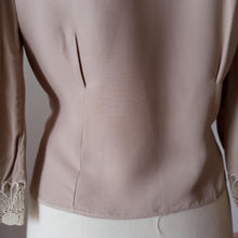 Charger l'image dans la galerie, 1940s - Exquisite Sand Rayon Handmade Lace Blouse - W39 (100cm)