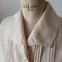 Cargar imagen en el visor de la galería, 1940s 1950s - Gorgeous Textured Silk Blouse - Sz 46