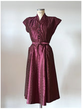 Cargar imagen en el visor de la galería, 1940s - Stunning Bordeaux Embroidered Silk Dress - W27.5 (70cm)
