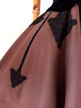 Cargar imagen en el visor de la galería, 1940s - F.M - Stunning Brown Lace Arrows Wool Skirt - W25/26 (64/66cm)
