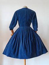 Charger l'image dans la galerie, 1950s - Adorable Steel Blue Velvet Dress - W26 (66cm)