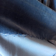 Charger l'image dans la galerie, 1950s - Adorable Steel Blue Velvet Dress - W26 (66cm)