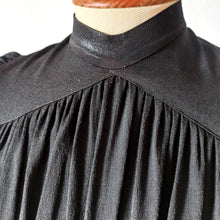 Cargar imagen en el visor de la galería, 1930s - Delicious Black Crepe Dress - W28 (72cm)
