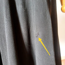 Cargar imagen en el visor de la galería, 1930s - Delicious Black Crepe Dress - W28 (72cm)