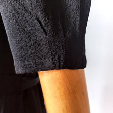 Cargar imagen en el visor de la galería, 1930s - Delicious Black Crepe Dress - W28 (72cm)