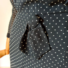 Charger l'image dans la galerie, 1950s 1960s - Exquisite Black Dots Organza Silk Dress - W27.5 (70cm)