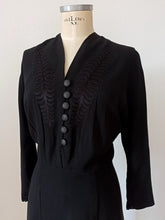 Load image into Gallery viewer, 1930s 1940s - Superb Black Crepe Dress - W35 (90cm)