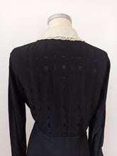 Cargar imagen en el visor de la galería, 1930s - Gorgeous Textures Art Deco Dress - W34 (86cm)