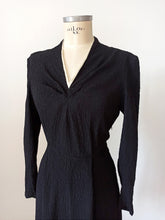 Load image into Gallery viewer, 1930s 1940s - Elegant Textured Crepe Dress - W31 (80cm)