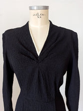 Load image into Gallery viewer, 1930s 1940s - Elegant Textured Crepe Dress - W31 (80cm)