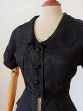 Laden Sie das Bild in den Galerie-Viewer, 1940s 1950s - Superb Black Embroidered New Look Blouse - W26 (66cm)