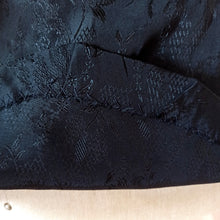 Laden Sie das Bild in den Galerie-Viewer, 1940s 1950s - Superb Black Embroidered New Look Blouse - W26 (66cm)