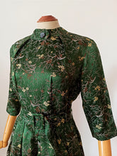 Cargar imagen en el visor de la galería, 1940s 1950s - Outstanding Beauty Embroidered Dress - W27.5 (70cm)