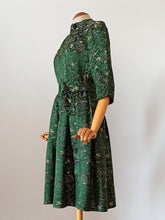 Cargar imagen en el visor de la galería, 1940s 1950s - Outstanding Beauty Embroidered Dress - W27.5 (70cm)